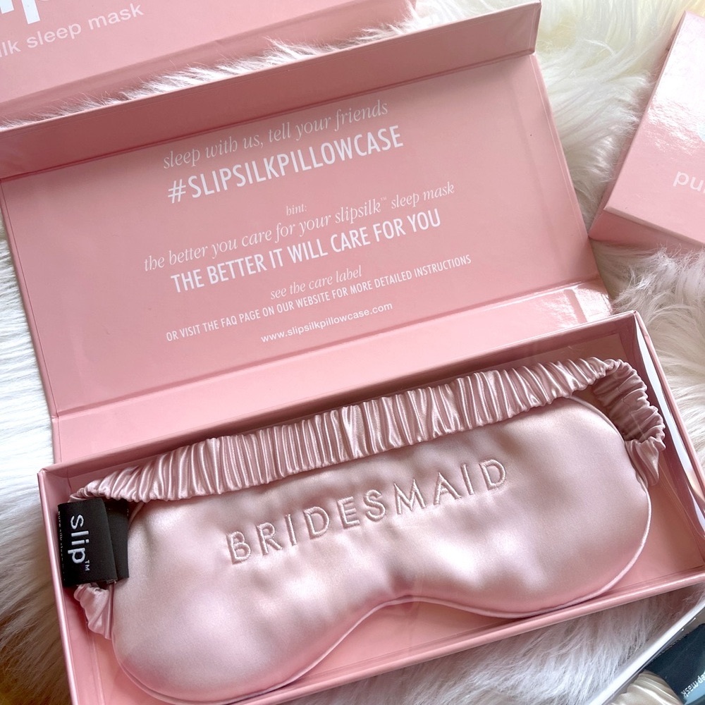 Selling 3 bridesmaid mask at 40 each